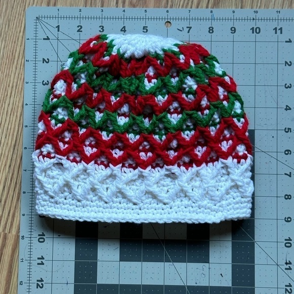 Handmade Crochet hat red and green acrylic main image 6